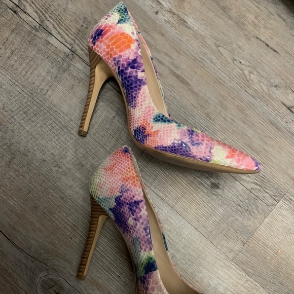 Saks Fifth Avenue Leather Heels - Picture 2 of 10